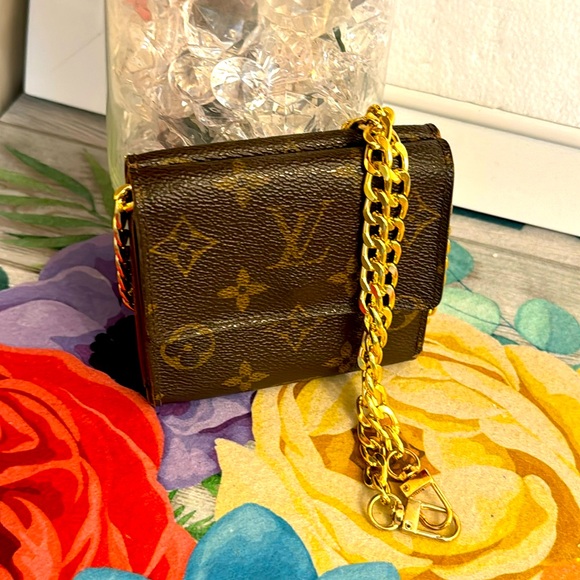 Louis Vuitton Handbags - On Sale Louis Vuitton Monogram bifold wallet.